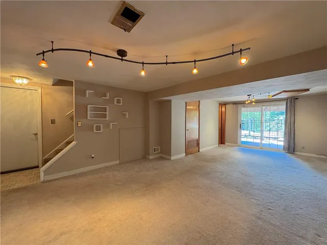 $250,000 | 4073 Highway 130, Irwin, PA 15642