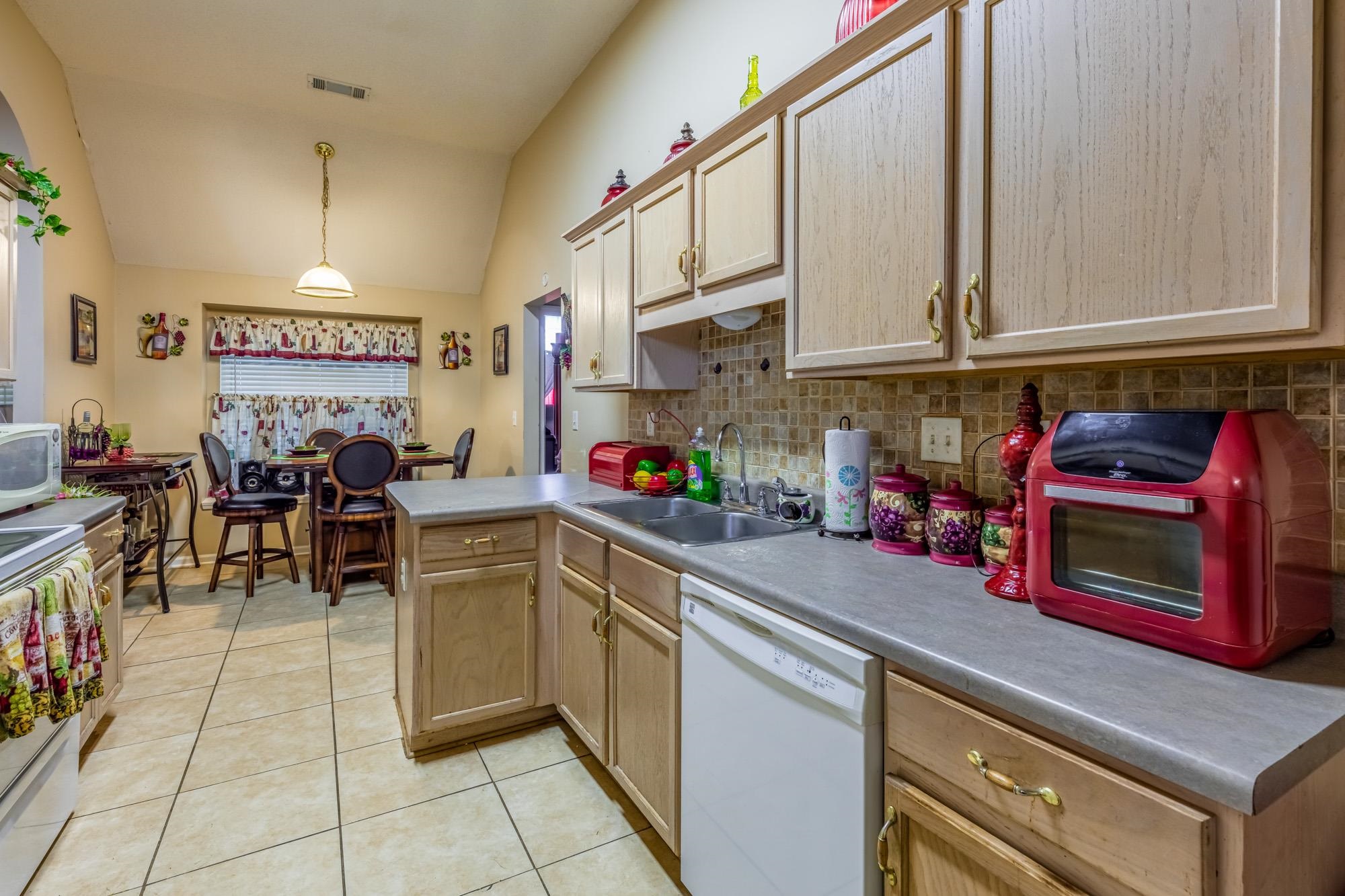 4752 Ridge Walk Lane Memphis, TN 38125 - Photo 12 of 25 Gallery Image 12