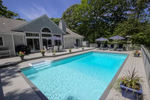 674 Hands Creek Road, East Hampton, NY 11937