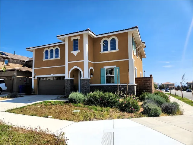 $3,700 | 16137 Blue Iris Street, Fontana, CA 92336