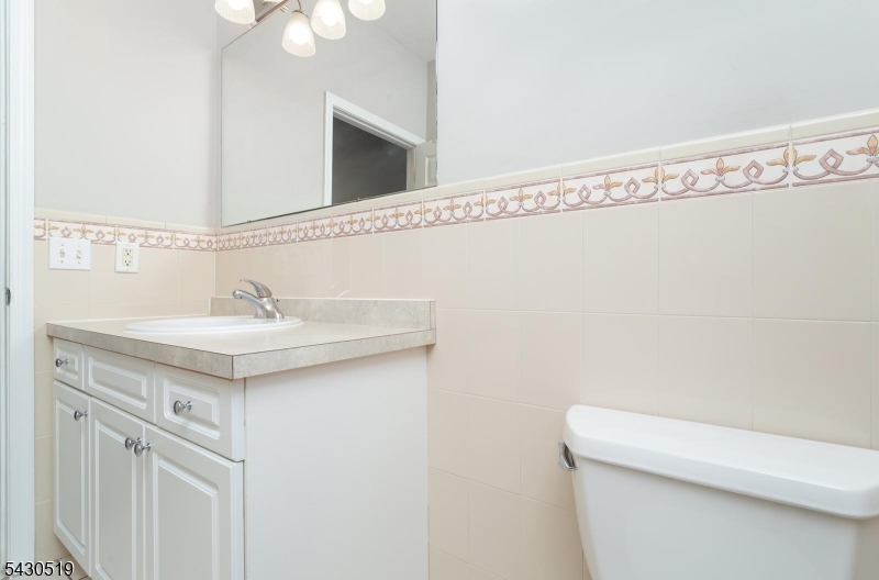 643 Old Dover Road Morris Plains, NJ 07950 - Photo 4 of 26