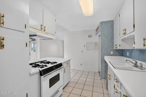 $320,000 | 3311 West Paradise Drive, Phoenix, AZ 85029