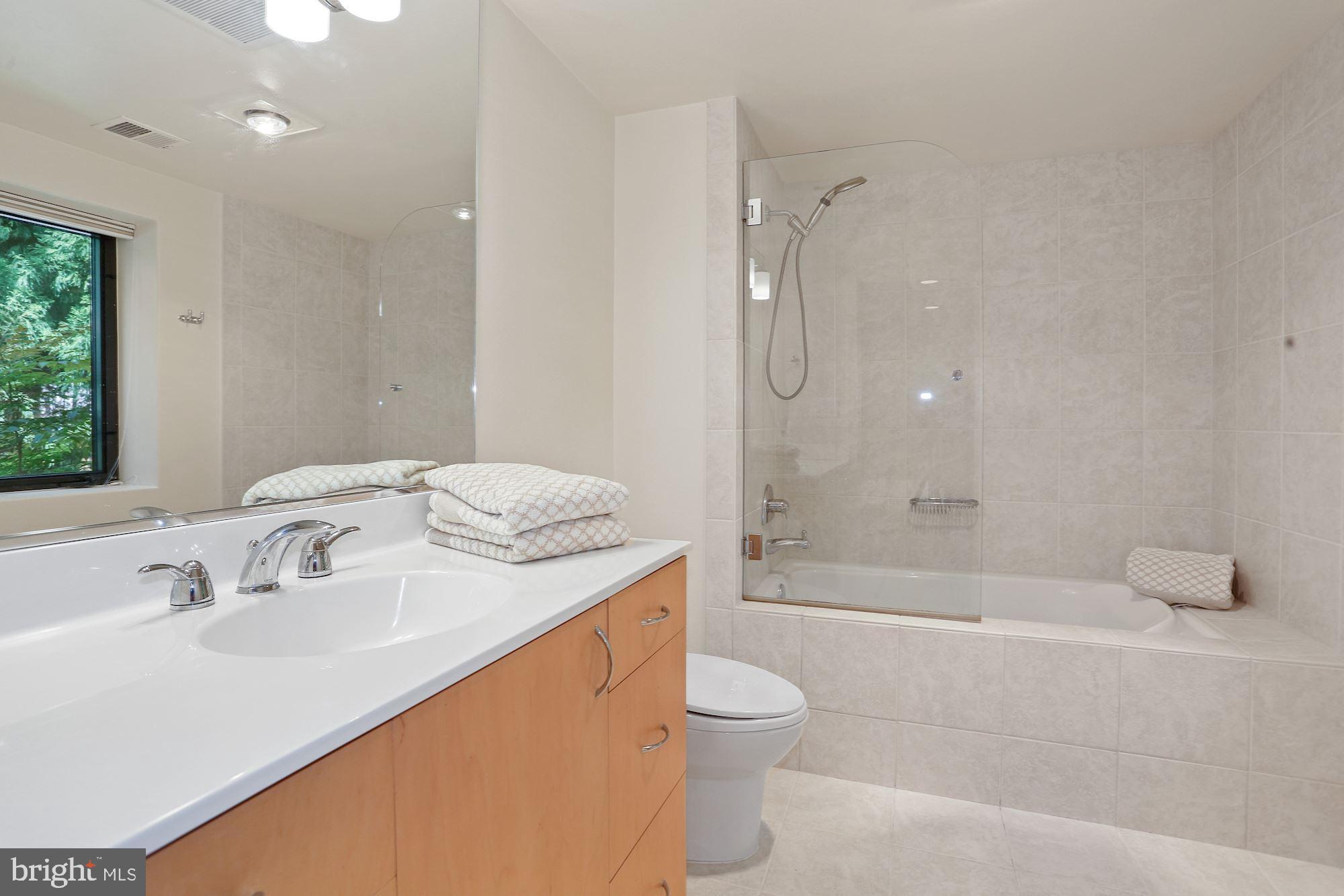 1301 Ranleigh Road McLean, VA 22101 - Photo 7 of 48