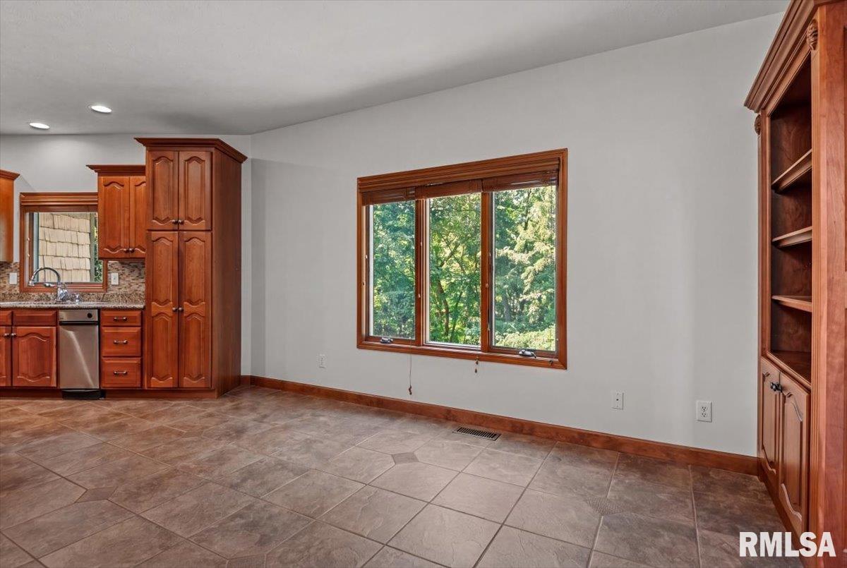 47 Woodland Trail Rochester, IL 62563 - Photo 15 of 81 Gallery Image 15