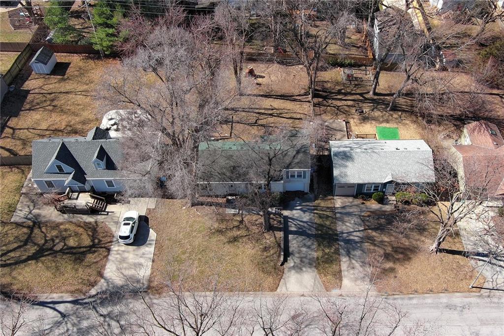 7400 Springfield Street Prairie Village, KS 66208 - Photo 2 of 10