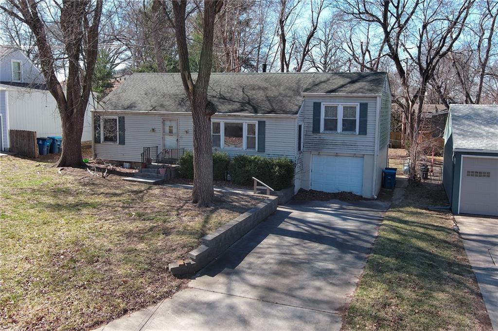 7400 Springfield Street Prairie Village, KS 66208 - Photo 4 of 10