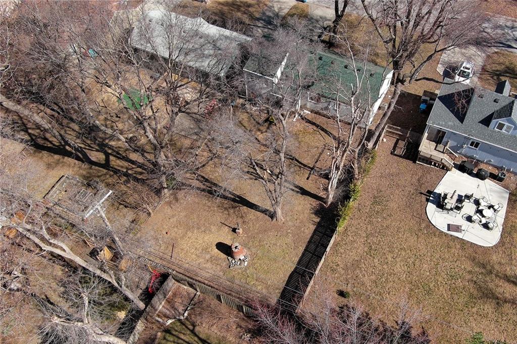 7400 Springfield Street Prairie Village, KS 66208 - Photo 6 of 10