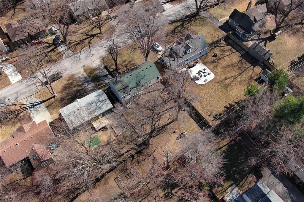 7400 Springfield Street Prairie Village, KS 66208 - Photo 7 of 10