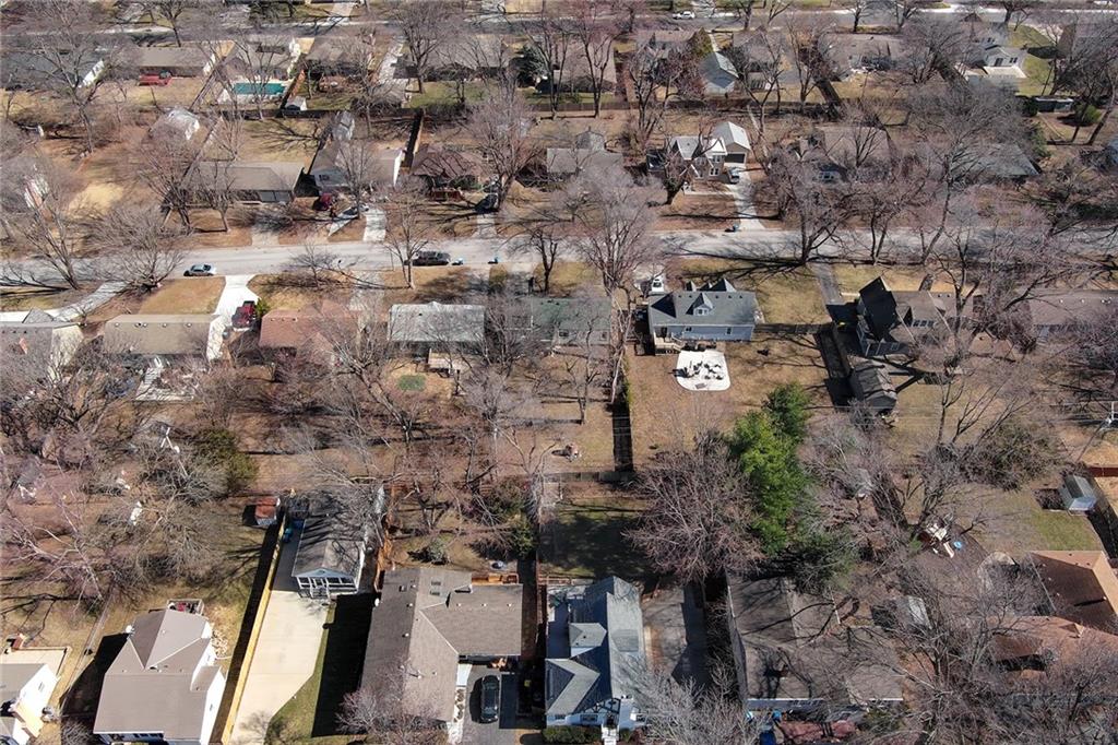 7400 Springfield Street Prairie Village, KS 66208 - Photo 8 of 10