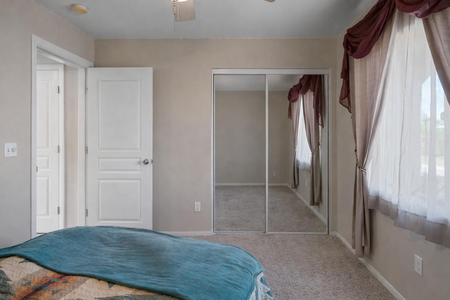 61869 Grand View Circle Joshua Tree, CA 92252 - Photo 16 of 34 Guest room