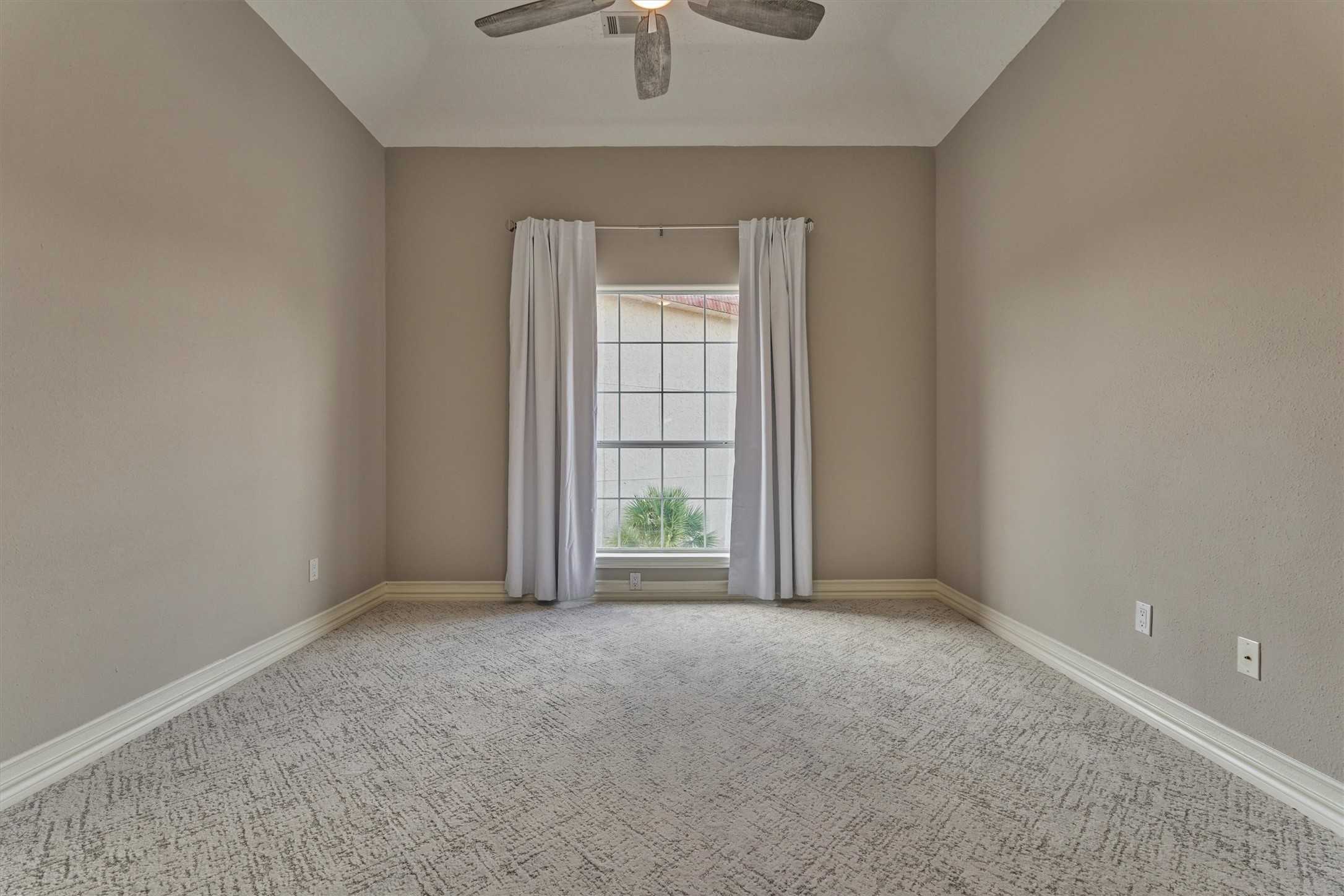 4 Regency Point Montgomery, TX 77356 - Photo 30 of 47 third bedroom