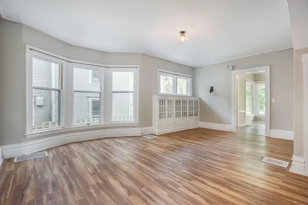 $914,000 | 340 Cherry Street Southeast, Grand Rapids, MI 49503