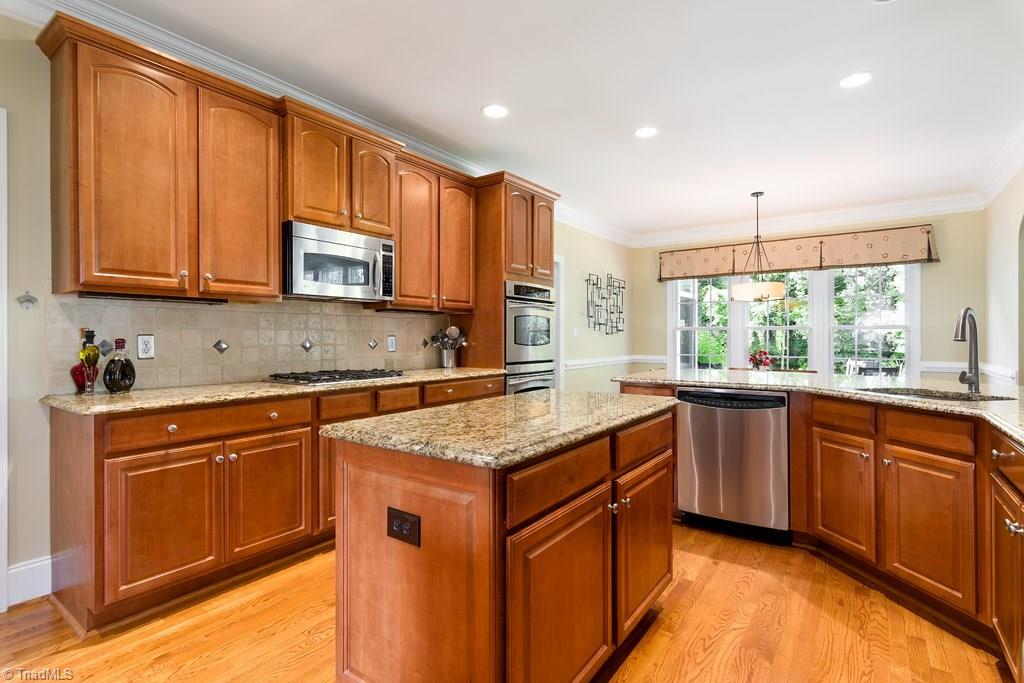 5902 Beckenham Way Oak Ridge, NC 27310 - Photo 8 of 30