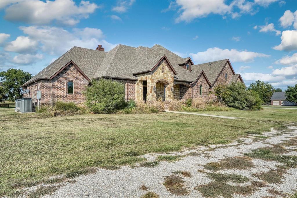 11445 Foutch Road Pilot Point, TX 76258 - Photo 3 of 40