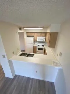 $2,200 | 1280 South Alhambra Circle, Unit 1221, Coral Gables, FL 33146