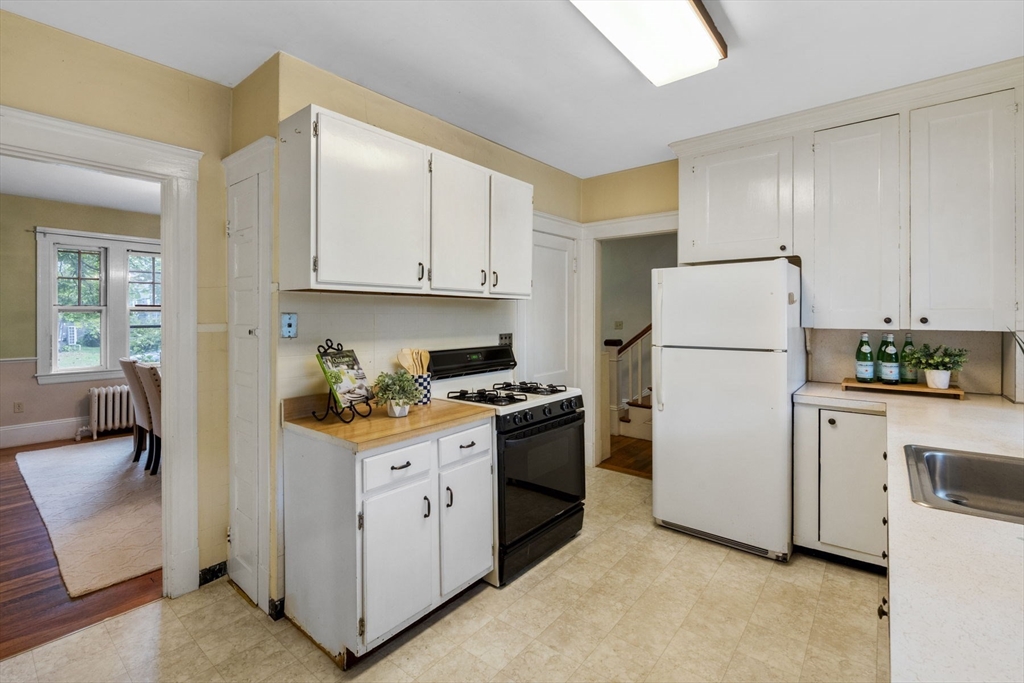 18 Cedar Street Marblehead, MA 01945 - Photo 19 of 36