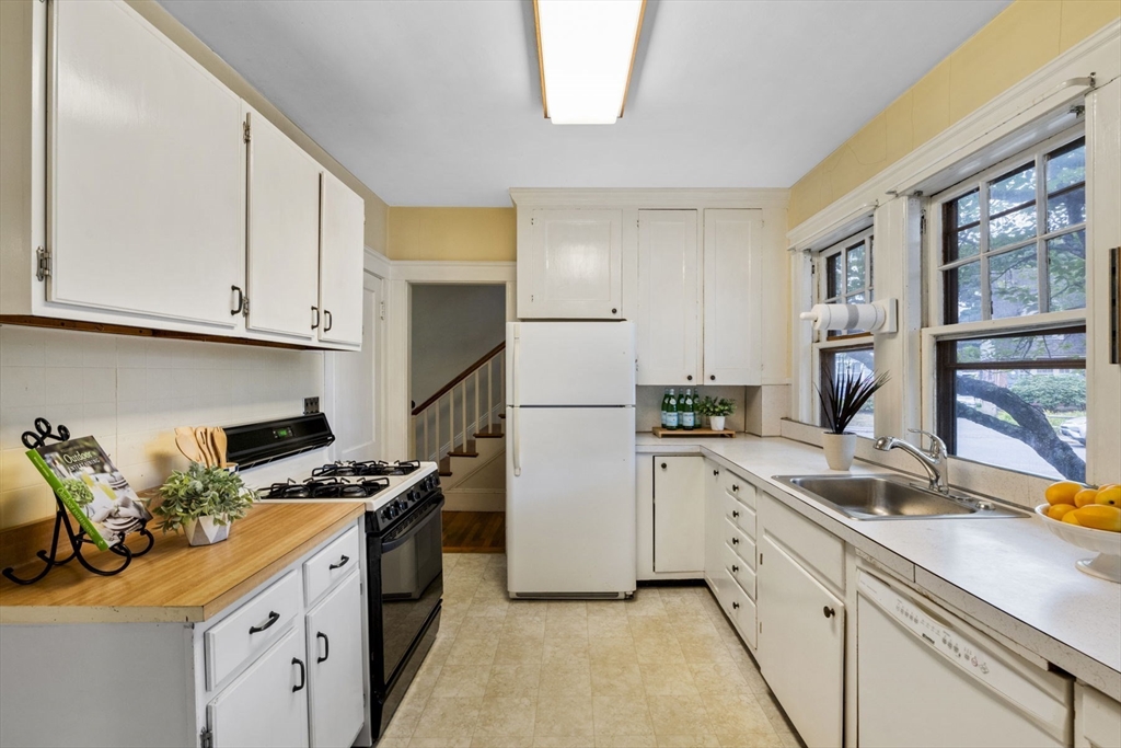 18 Cedar Street Marblehead, MA 01945 - Photo 20 of 36