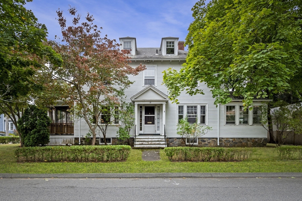 18 Cedar Street Marblehead, MA 01945 - Photo 2 of 36