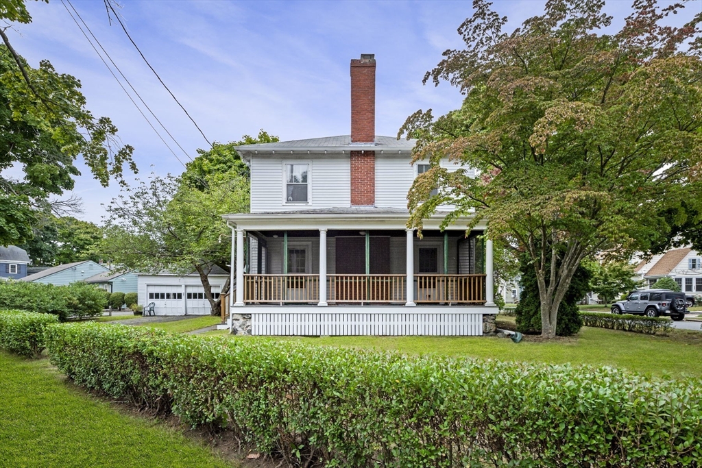 18 Cedar Street Marblehead, MA 01945 - Photo 3 of 36