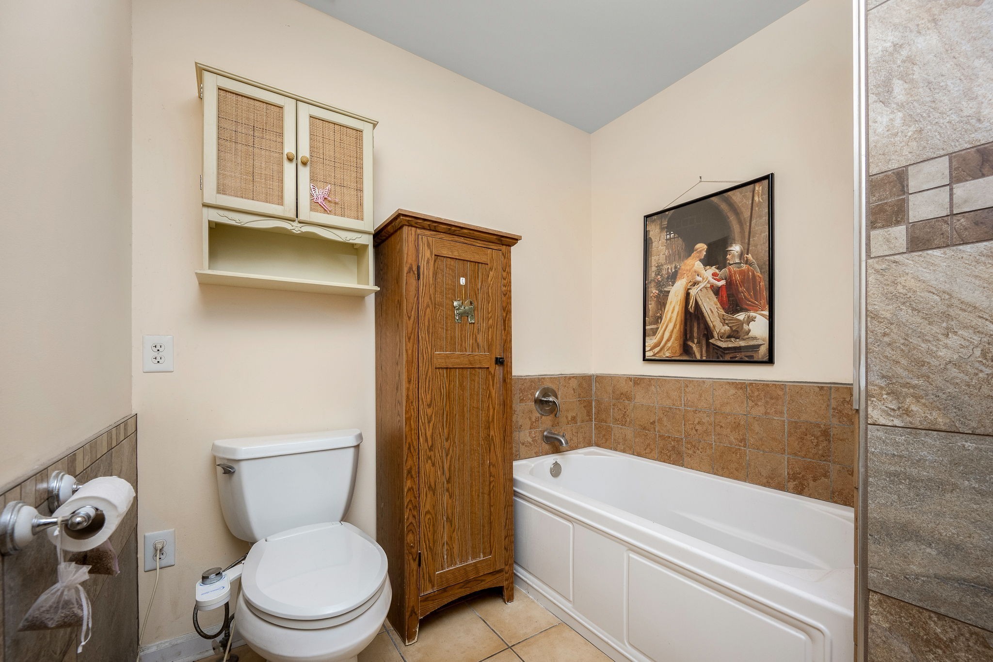 745 Union Ridge Road Wartrace, TN 37183 - Photo 37 of 78 a bathroom with a toilet and a bathtub