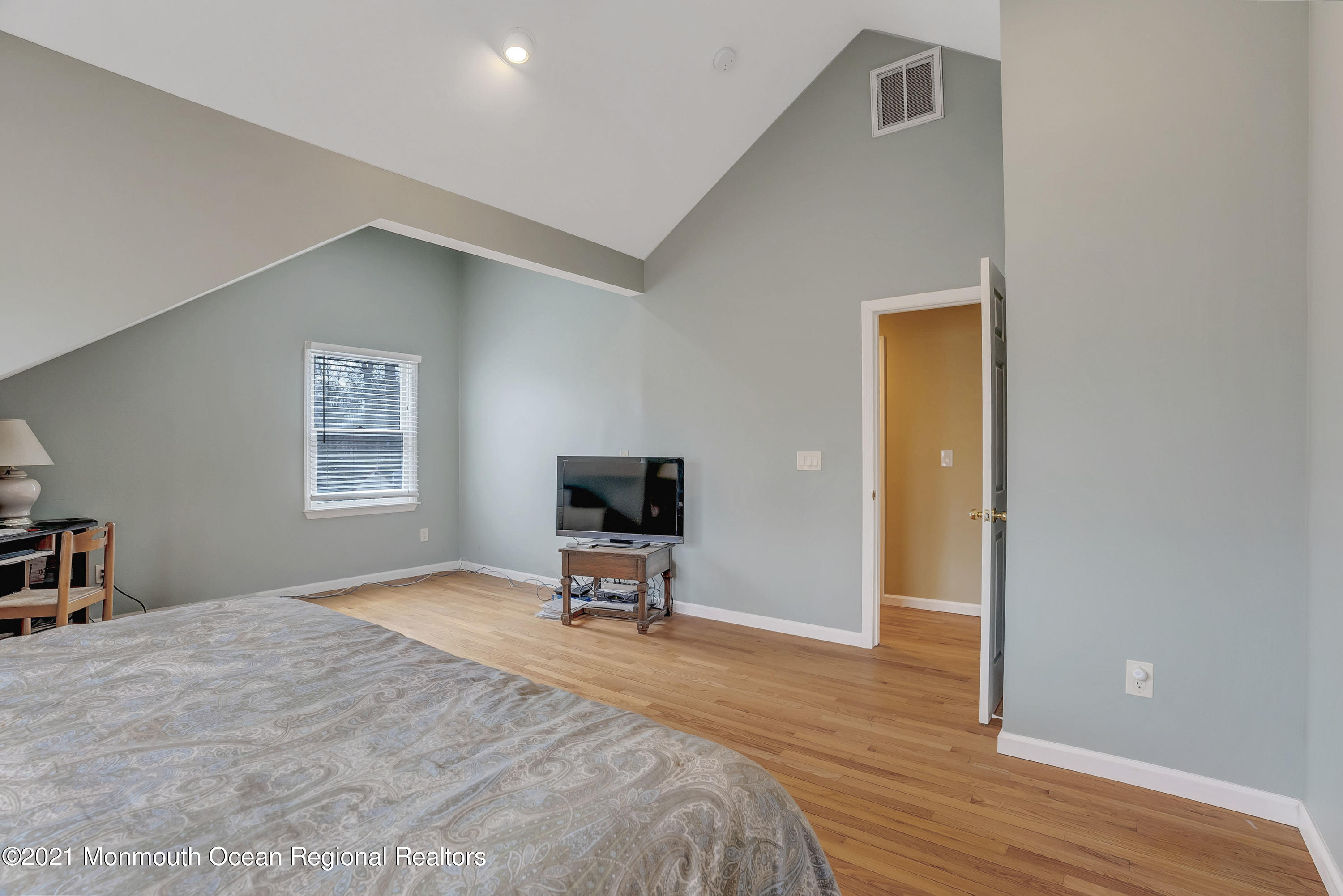 232 Highwood Road Oakhurst, NJ 07755 - Photo 20 of 24 99722D49-92C9-4DB3-96B3-E706008C329D