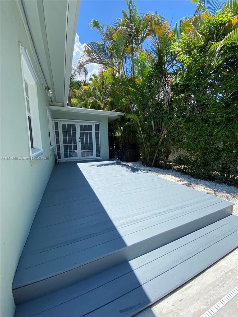 5940 Southwest 47th Street Miami, FL 33155 - Photo 9 of 15 a view of backyard with tree