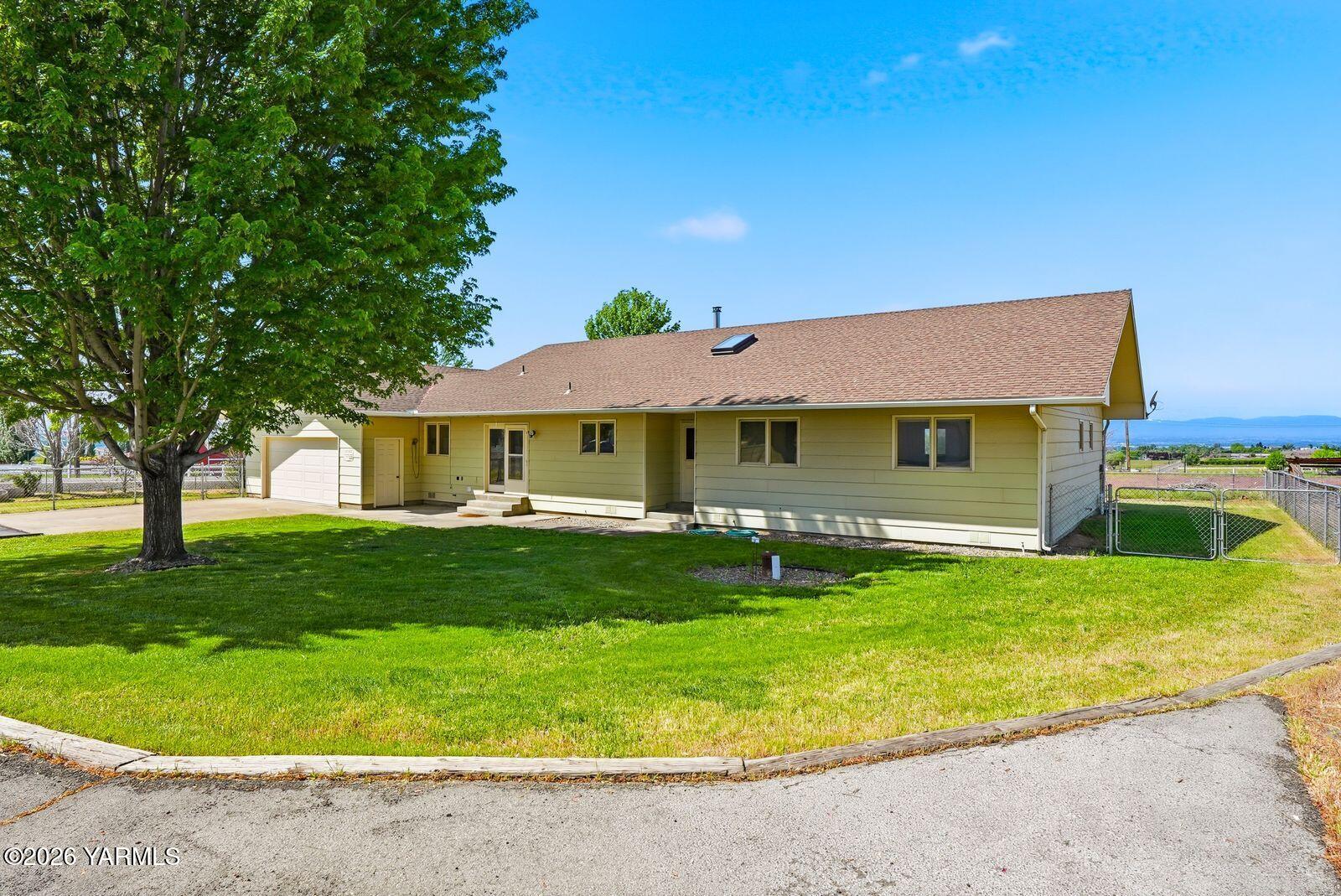 10821 Mieras Road Yakima, WA 98901 - Photo 3 of 54 10821 Mieras Road