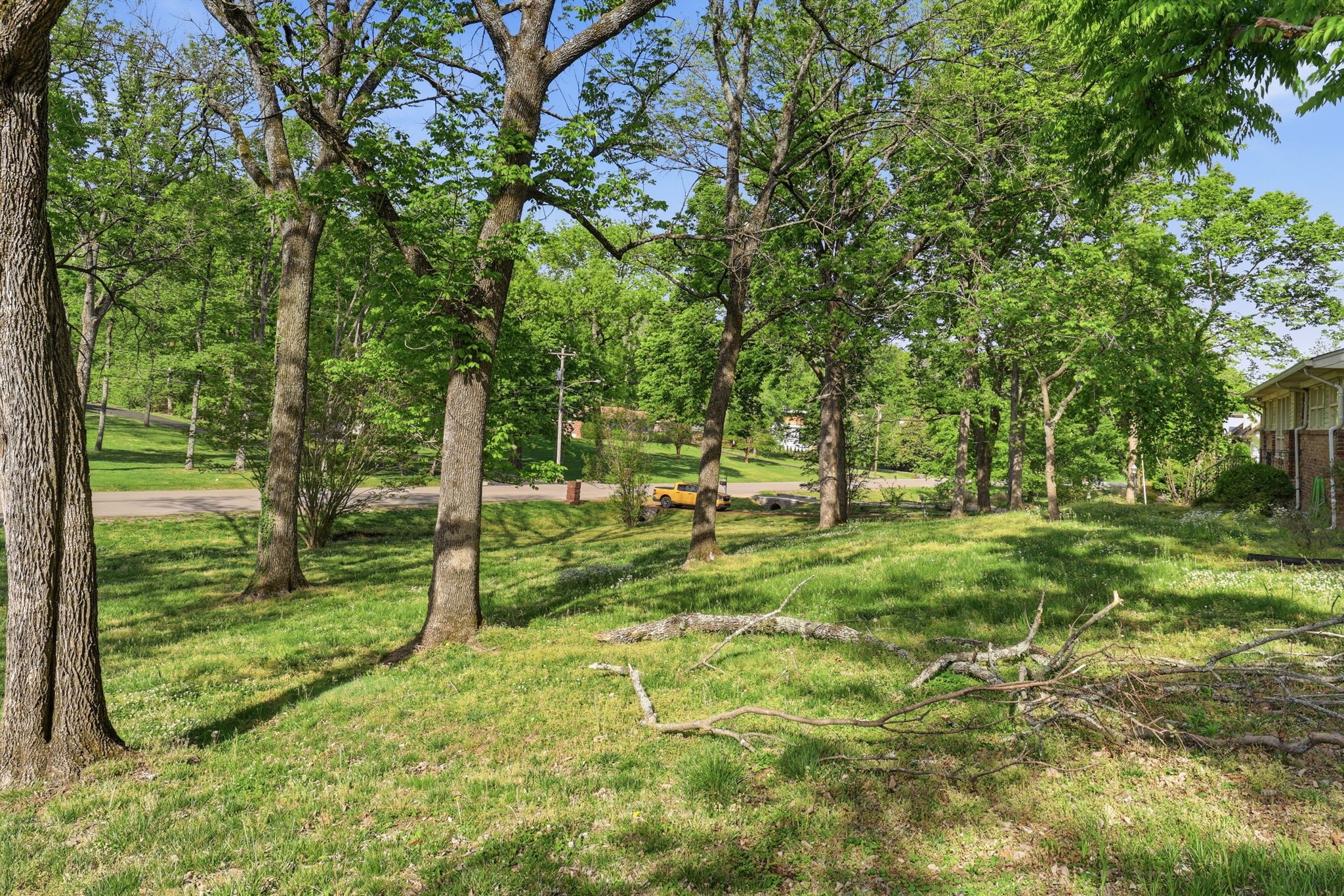 1318 Burton Valley Road Nashville, TN 37215 - Photo 14 of 26