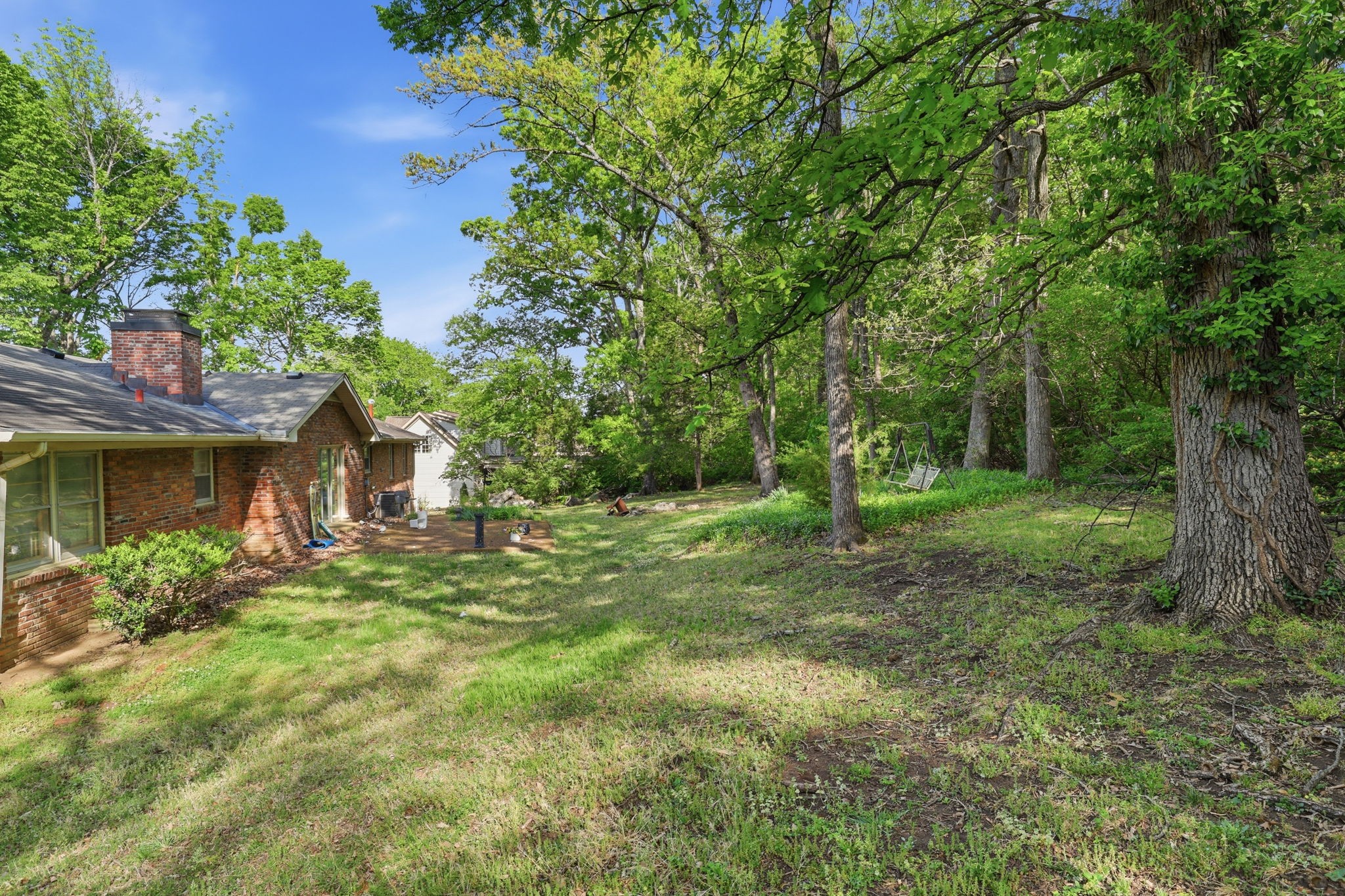 1318 Burton Valley Road Nashville, TN 37215 - Photo 17 of 26