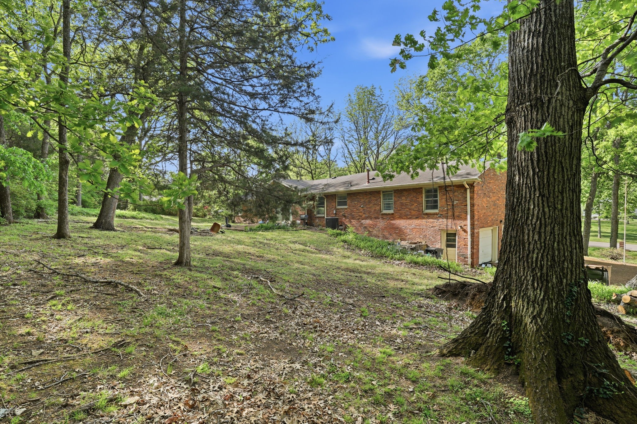 1318 Burton Valley Road Nashville, TN 37215 - Photo 21 of 26