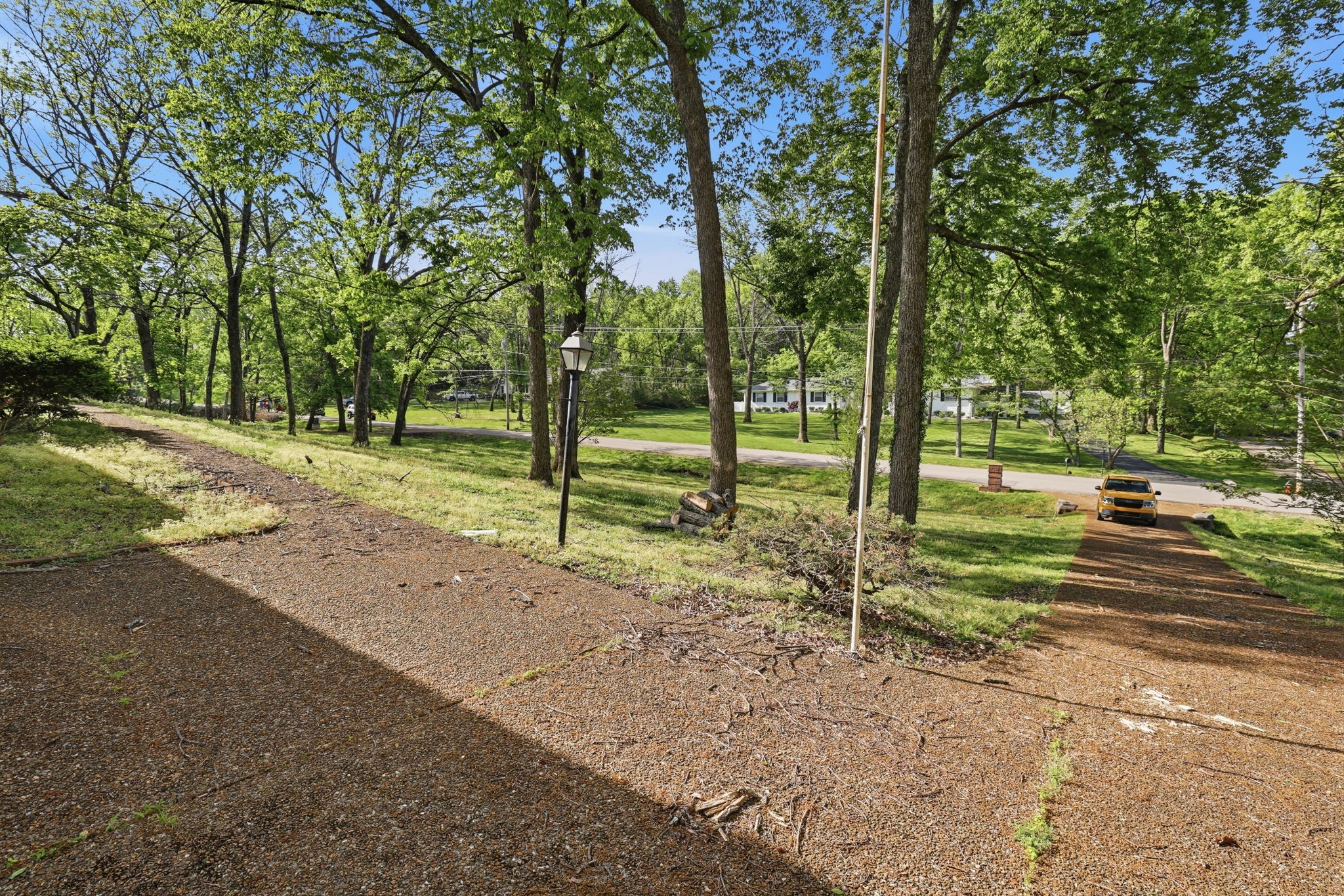 1318 Burton Valley Road Nashville, TN 37215 - Photo 23 of 26