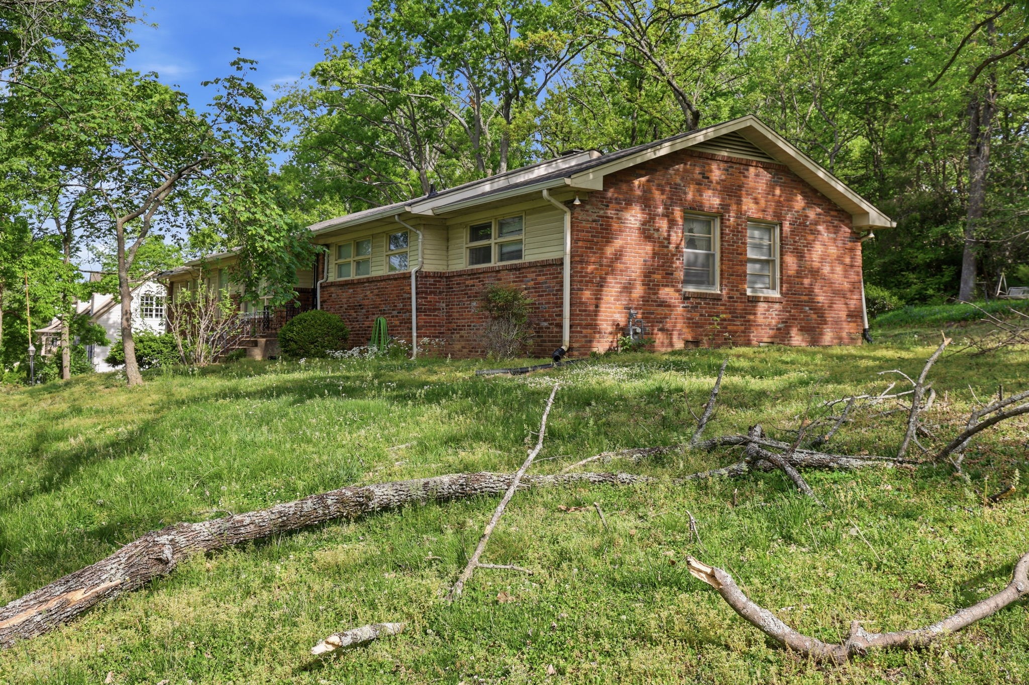 1318 Burton Valley Road Nashville, TN 37215 - Photo 5 of 26