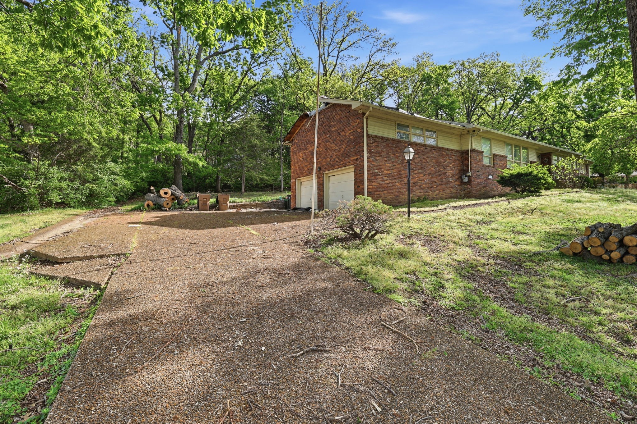 1318 Burton Valley Road Nashville, TN 37215 - Photo 6 of 26