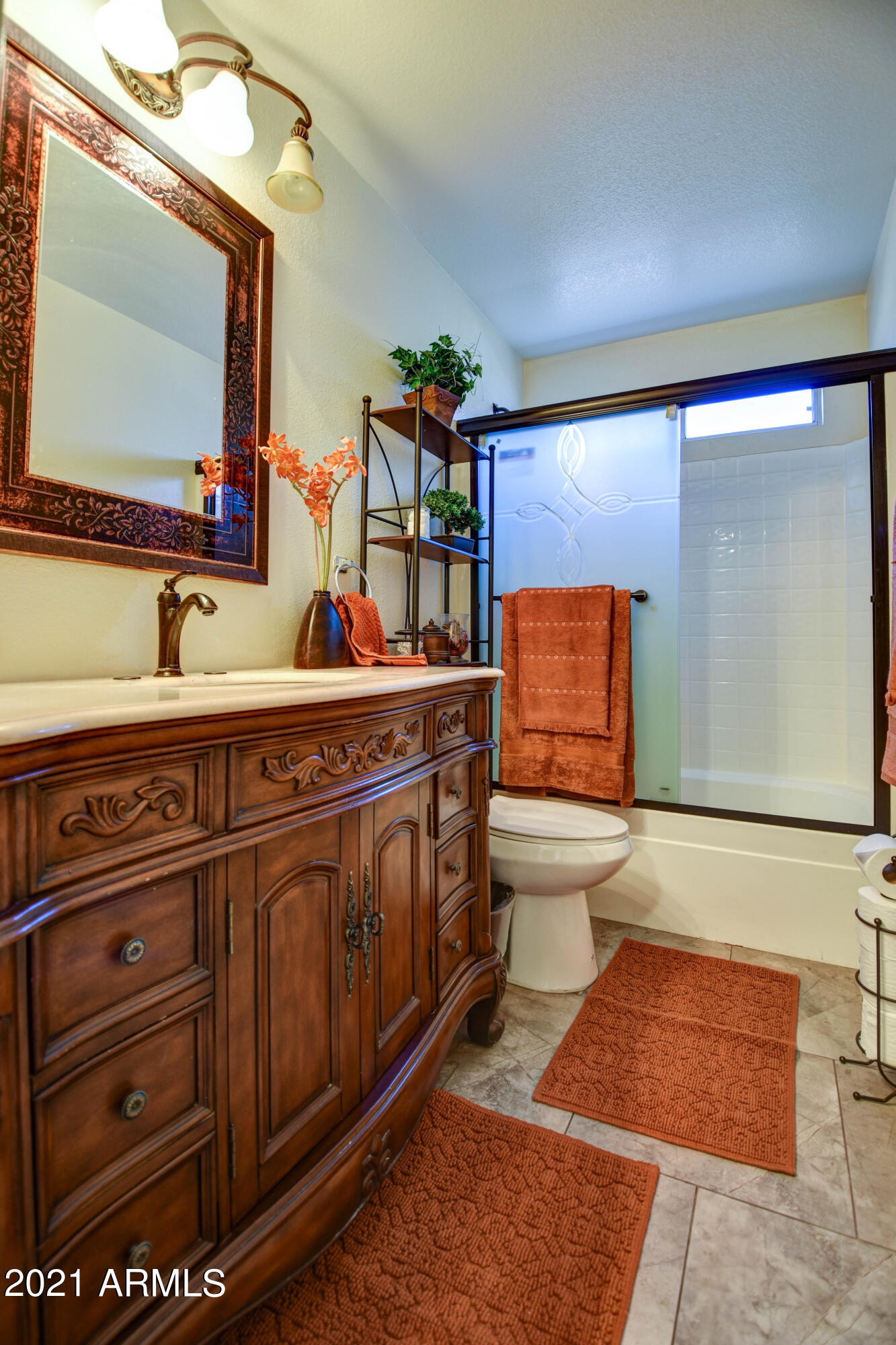 1502 East Darrel Road Phoenix, AZ 85042 - Photo 13 of 40 Bathroom 2-pic 1
