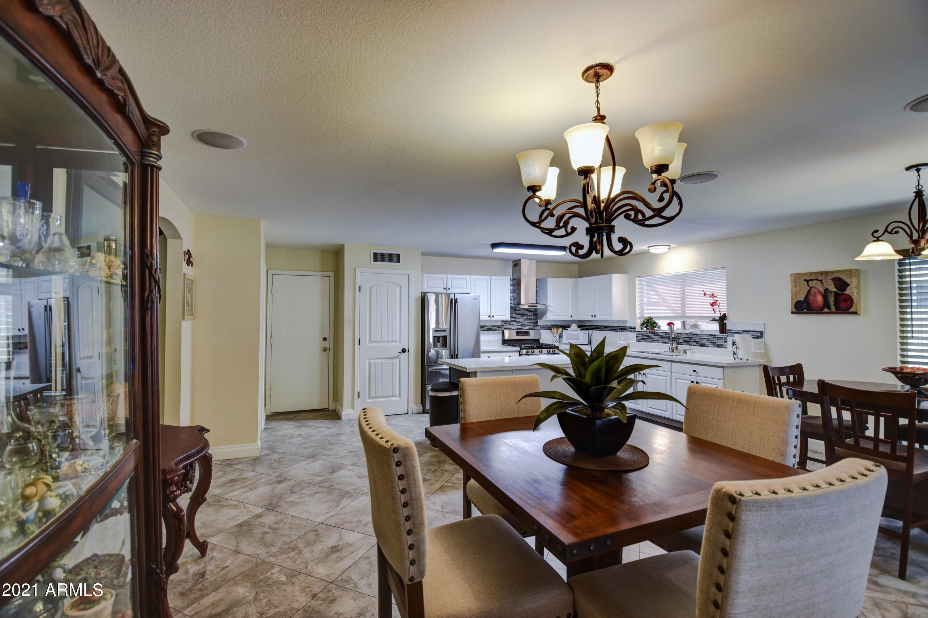 1502 East Darrel Road Phoenix, AZ 85042 - Photo 14 of 40 Kitchen 5