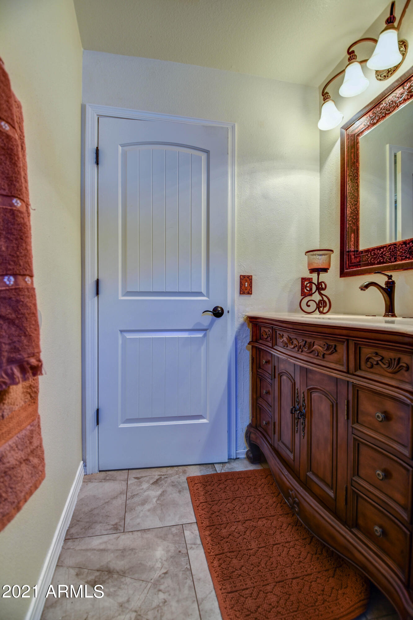 1502 East Darrel Road Phoenix, AZ 85042 - Photo 18 of 40 Bathroom 2-pic 2