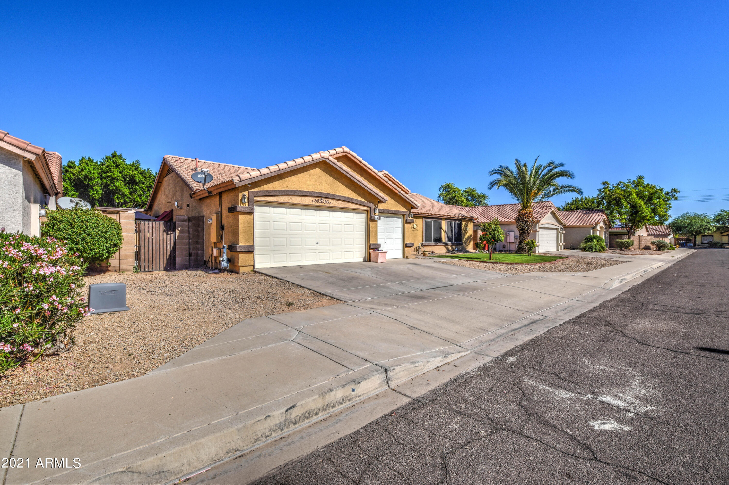 1502 East Darrel Road Phoenix, AZ 85042 - Photo 2 of 40 Front 2