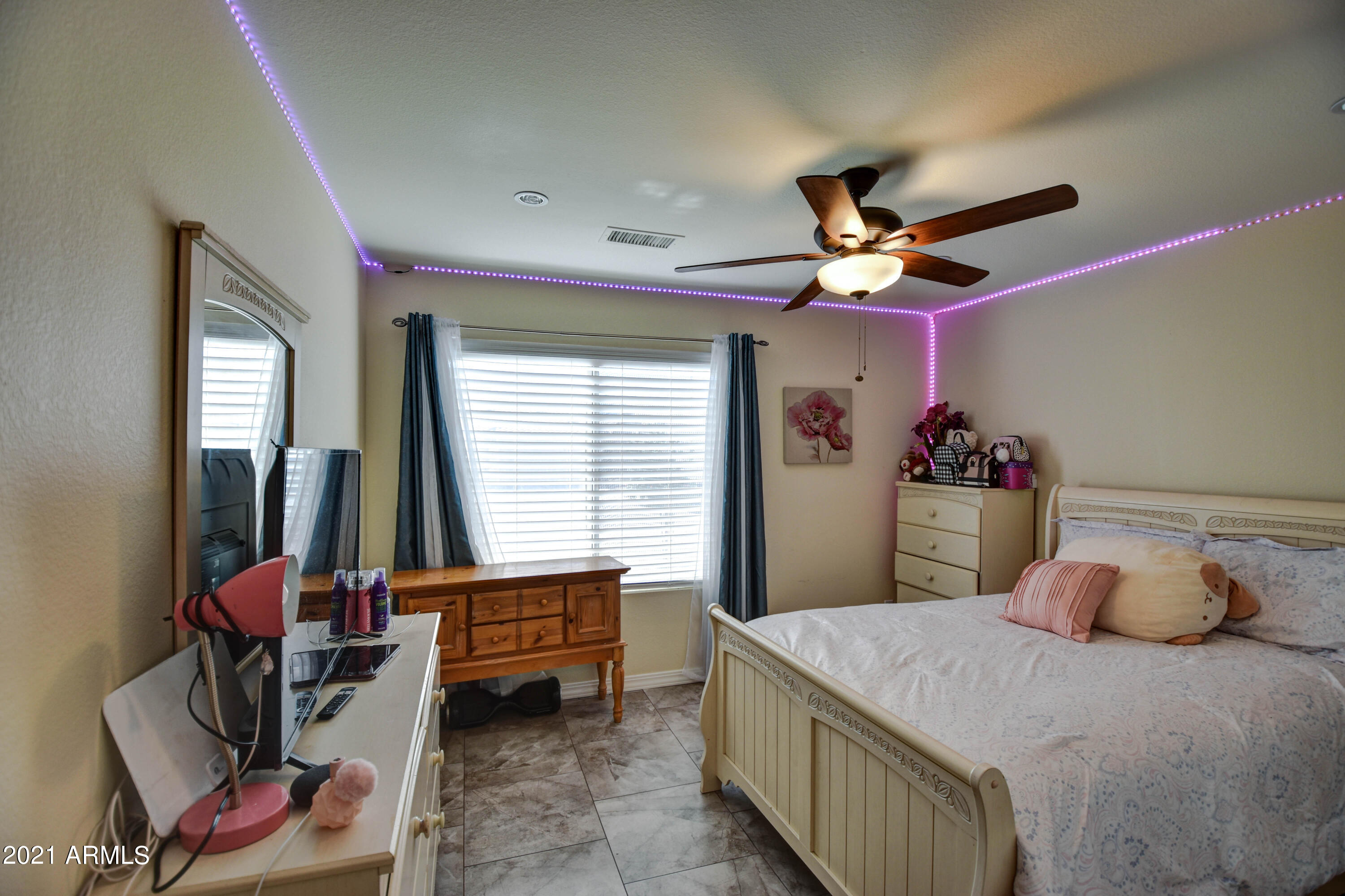 1502 East Darrel Road Phoenix, AZ 85042 - Photo 3 of 40 Bedroom 3-pic 1