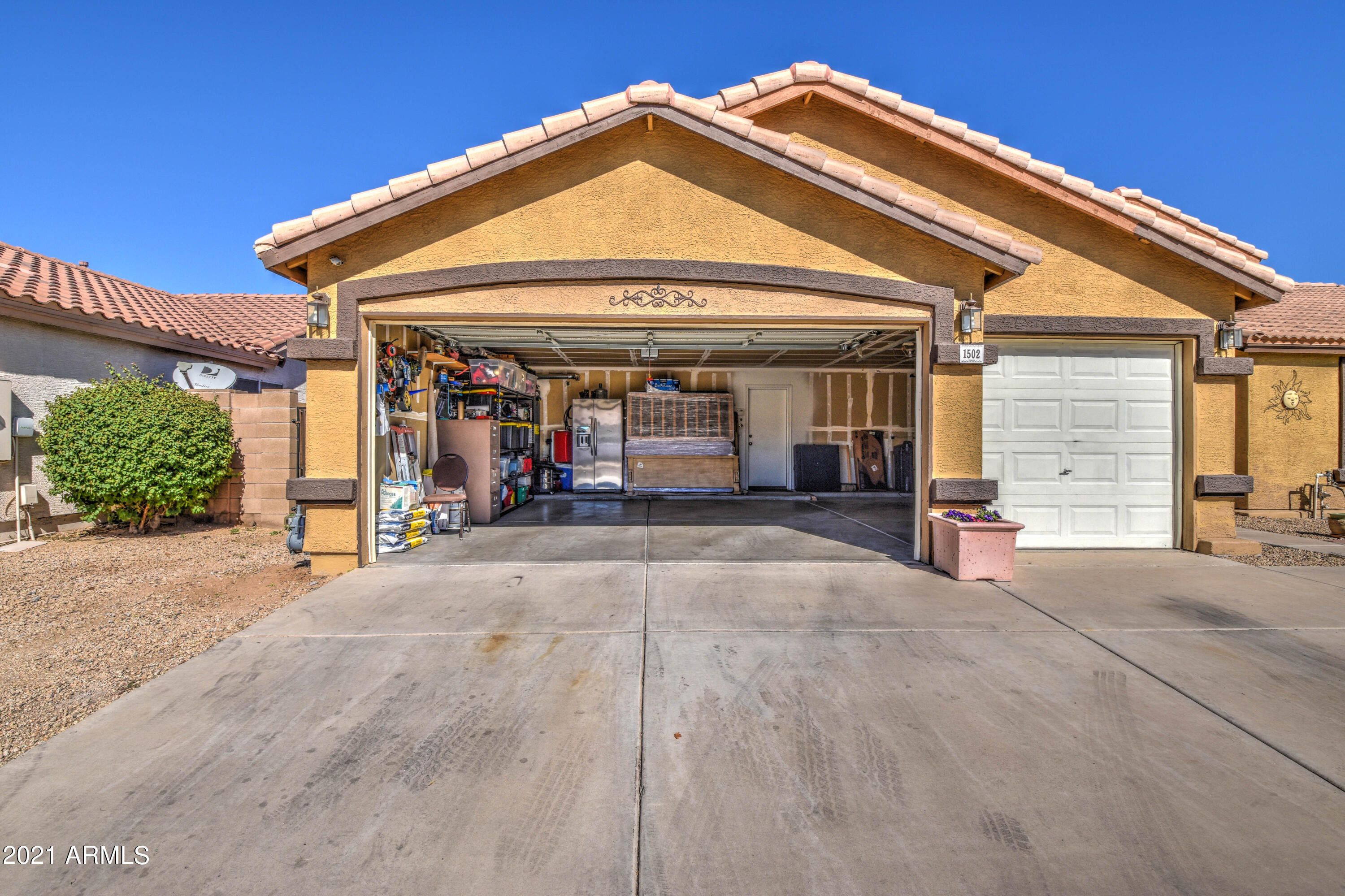 1502 East Darrel Road Phoenix, AZ 85042 - Photo 5 of 40 Garage 1