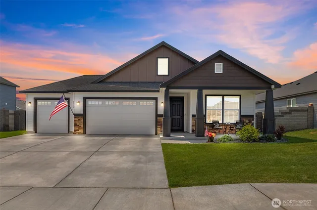$459,900 | 8375 Lennox Street, West Richland, WA 99353