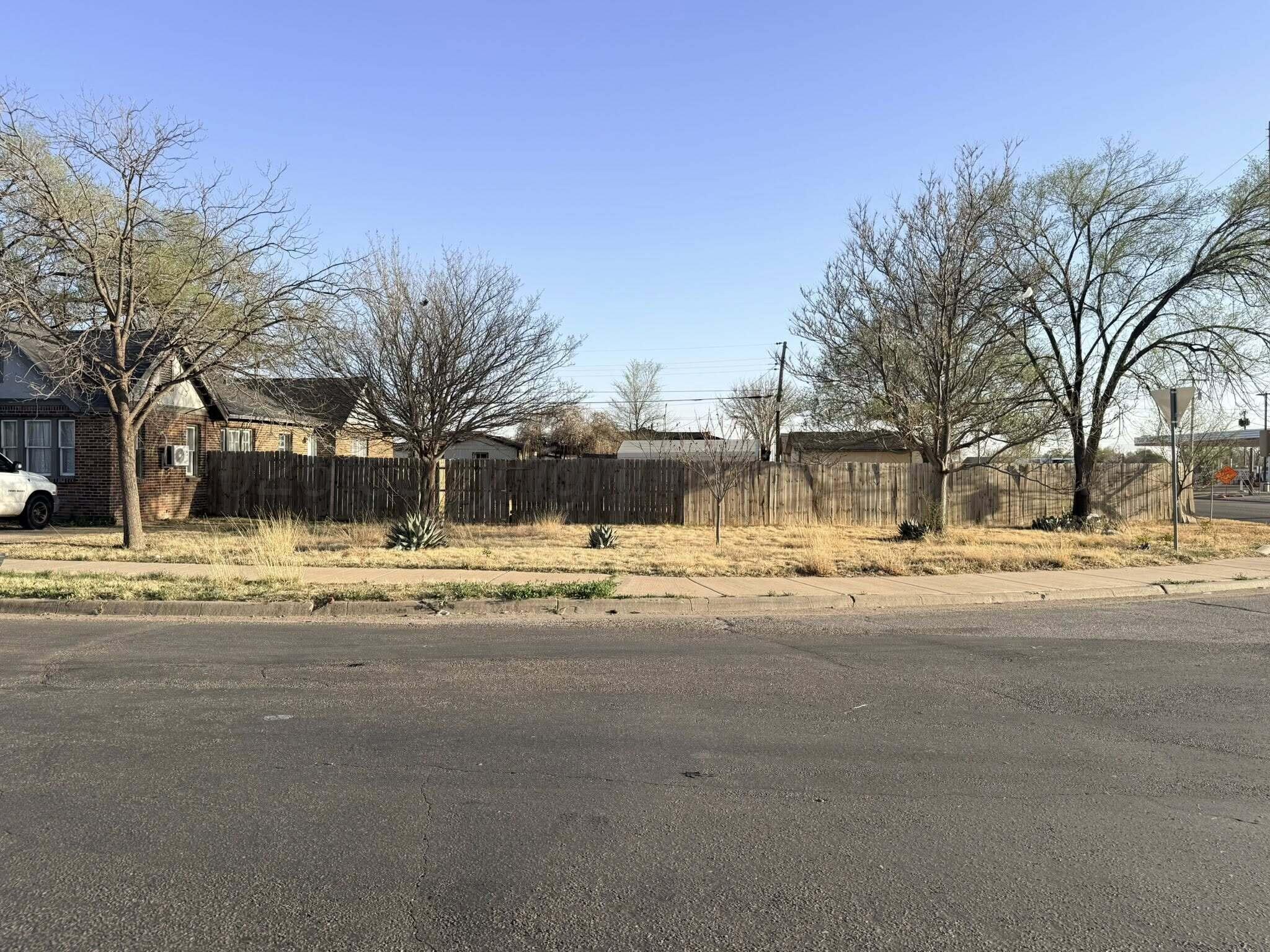 529 Southwest 44th Avenue Amarillo, TX 79110 - Photo 2 of 7 658250438_10162816109615868_744103239879