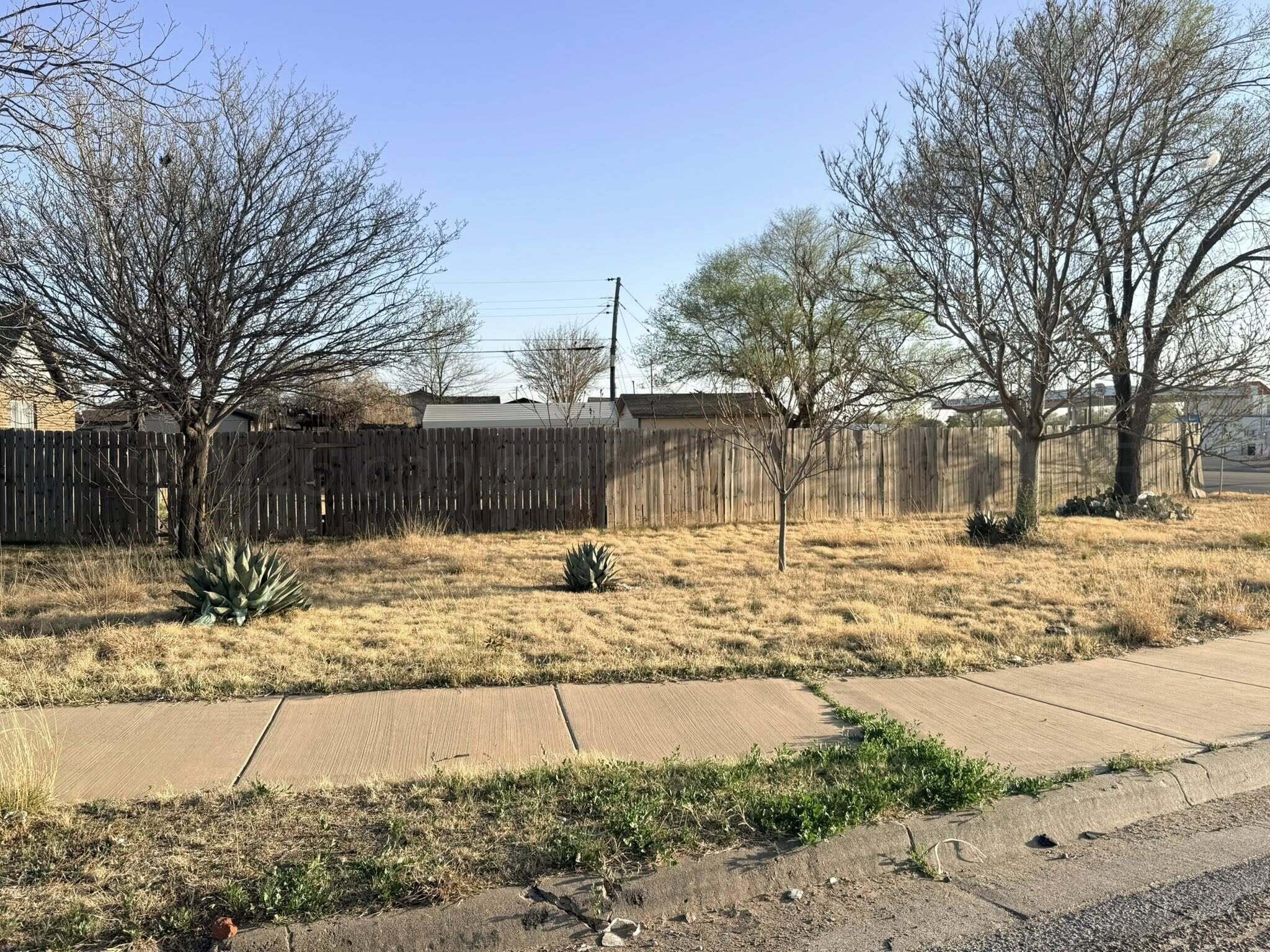 529 Southwest 44th Avenue Amarillo, TX 79110 - Photo 5 of 7 659676791_10162816108845868_773058603500