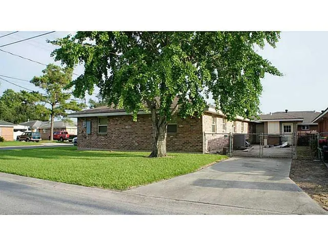 $1,875 | 3418 Delille Street, Chalmette, LA 70043