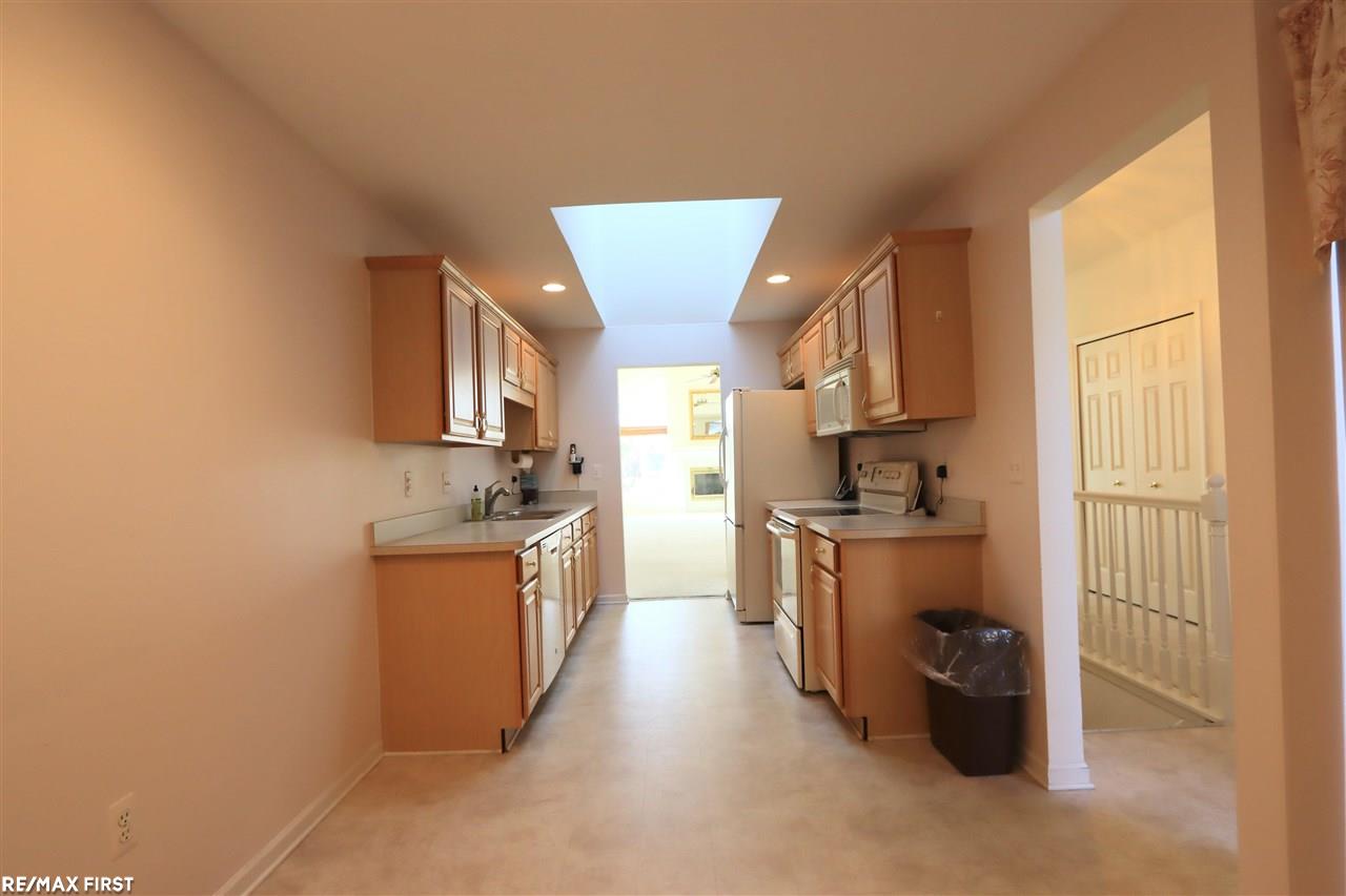 50311 Highpoint Court Macomb, MI 48044 - Photo 4 of 22
