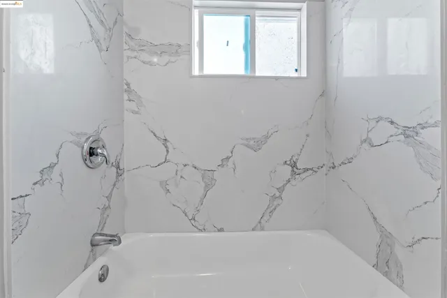 $1,100,000 | 2023 80th Avenue, Oakland, CA 94621