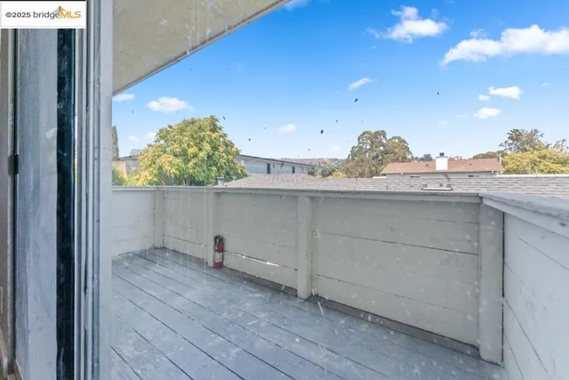 $1,100,000 | 2023 80th Avenue, Oakland, CA 94621