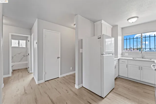 $1,100,000 | 2023 80th Avenue, Oakland, CA 94621