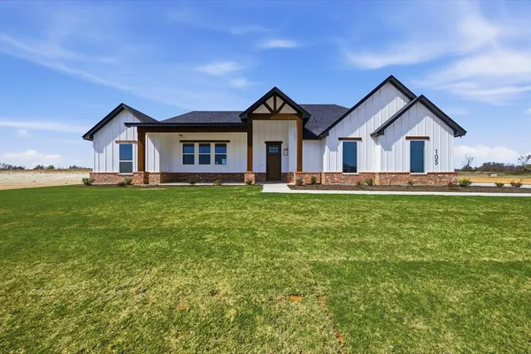 $439,223 | 105 Cattleman Drive, Poolville, TX 76487