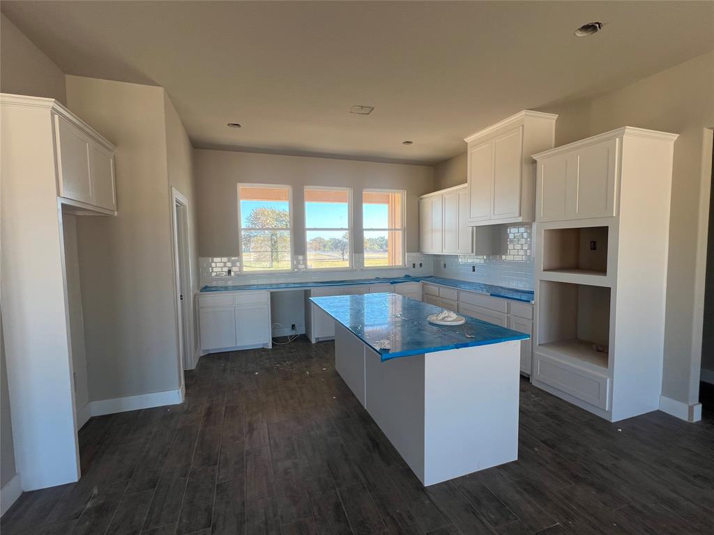 105 Cattleman Drive Springtown, TX 76082 - Photo 3 of 10