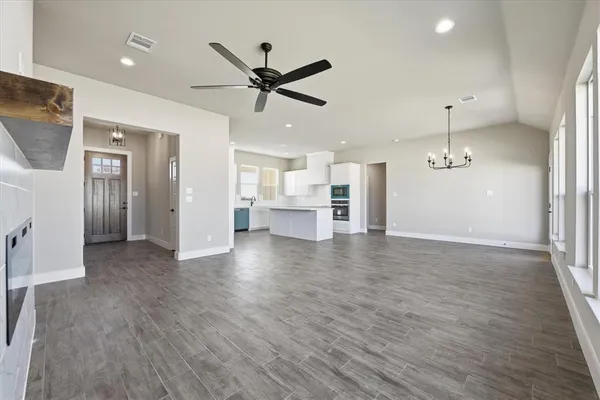 $439,223 | 105 Cattleman Drive, Poolville, TX 76487